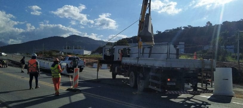 Obra do Contorno provoca mudança na BR-282 em Palhoça