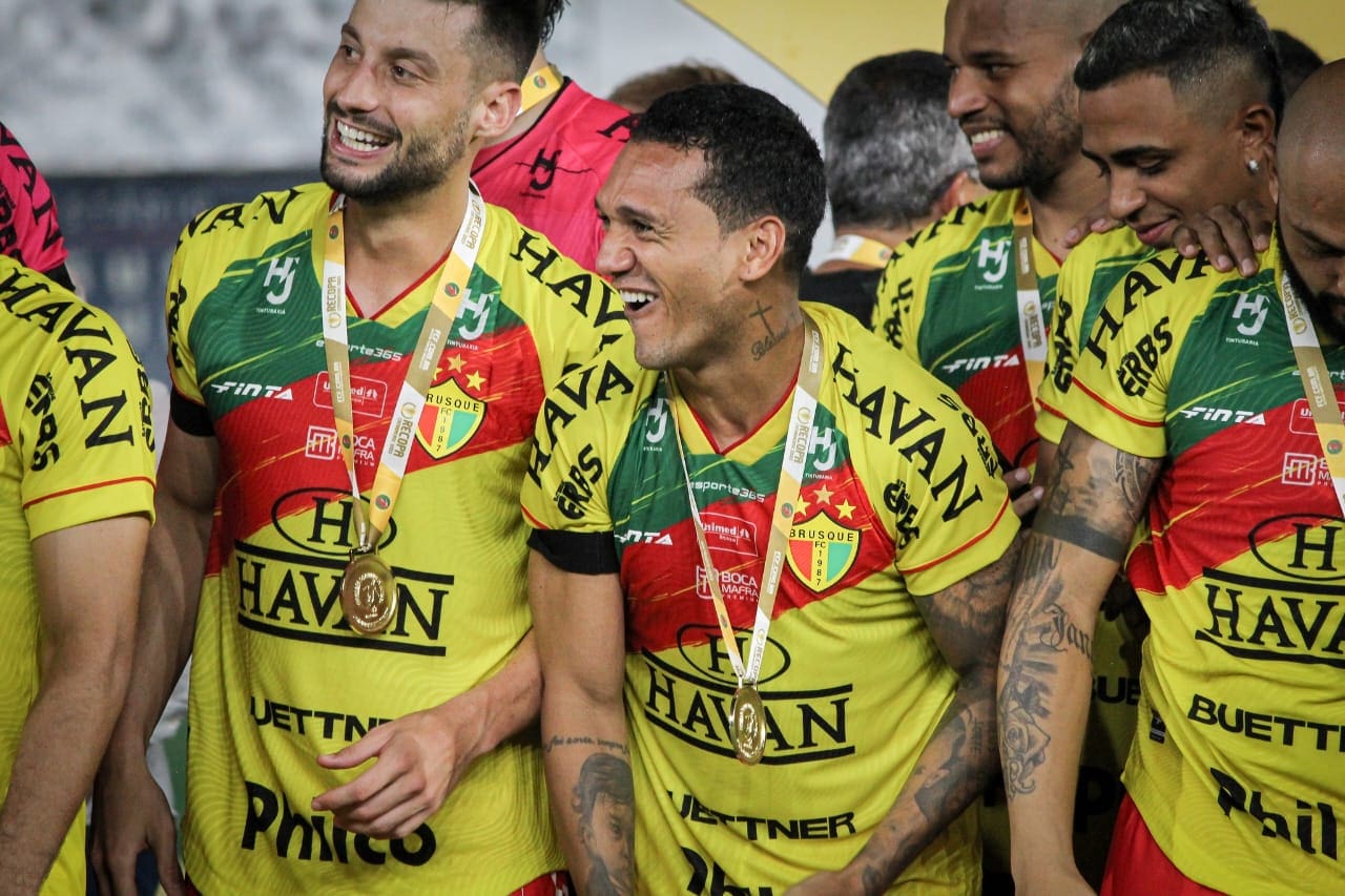 Brusque rescinde contrato com Thiago Alagoano