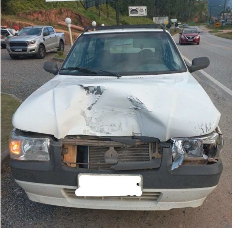 Engavetamento envolve três veículos na rodovia SC-108