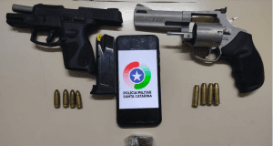 Homem é preso com armas em estacionamento de casa de show