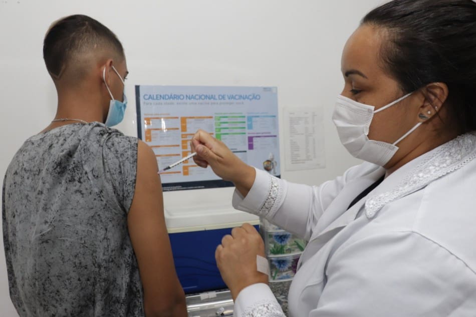 Blumenau: vacina bivalente passa a ser aplicada em pessoas com comorbidades
