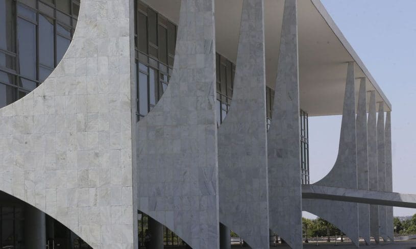 Governo exclui empresas como Correios e Dataprev de programas de privatização