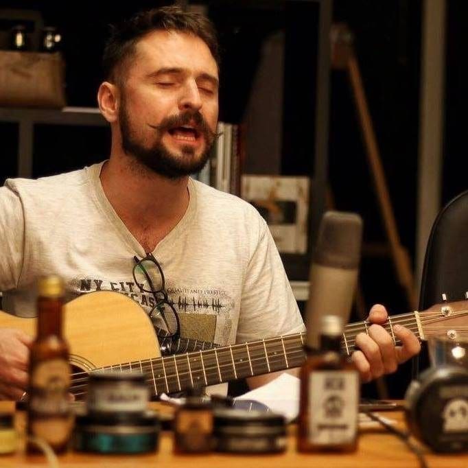 Artista Gui Cañellas faz show de lançamento da canção “Aqui e Agora”