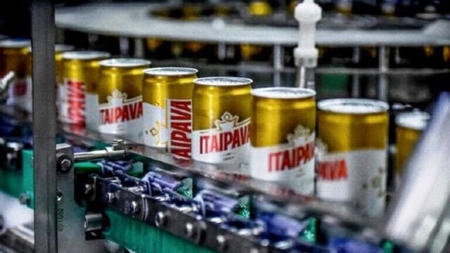Juros altos provocam falências e recuperações judiciais no Brasil