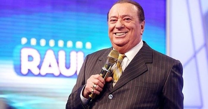 Apresentador Raul Gil é internado em hospital após indisposição