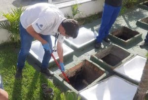 Prefeitura lacra quatro tubulações irregulares no Rio Vermelho