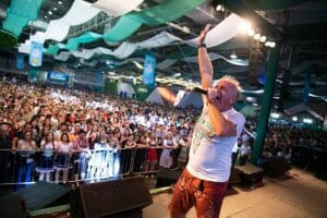 Cantor Tim Toupet voltará a se apresentar na Oktoberfest Blumenau