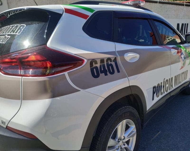 Polícia Militar apreende drogas, arma e munições em Brusque