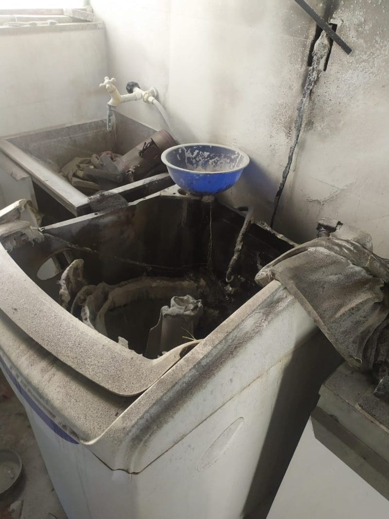 Máquina de lavar roupas pega fogo em  residência, em Brusque