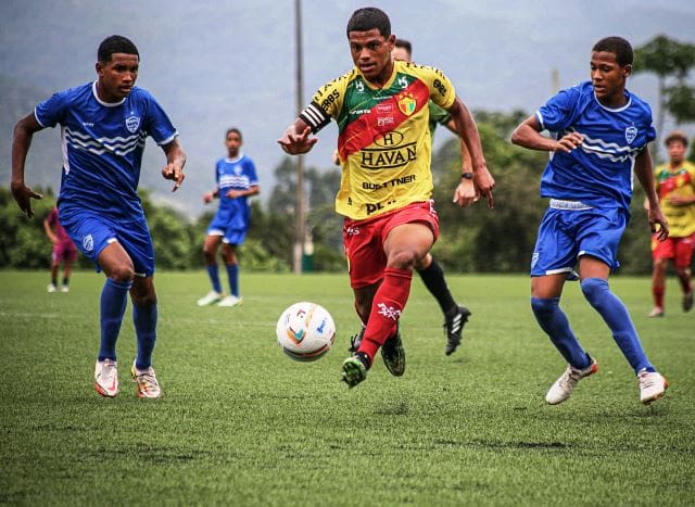 Brusque e Barra FC empatam dois jogos pelo catarinense de Base