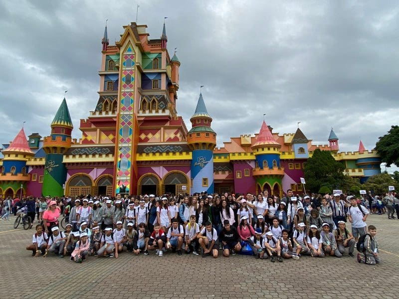 Havan leva alunos de Brusque e Tijucas para o Beto Carrero World
