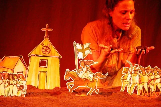 Grupo de Itajaí percorre 10 cidades de SC com teatro sobre o Contestado