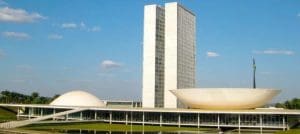 PEC do fim da escala 6×1 é adiada após pedido de vista