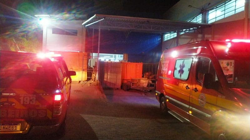 Princípio de incêndio em indústria têxtil mobiliza Corpo de Bombeiros