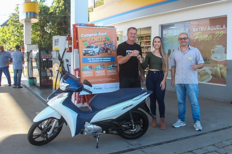 CDL entrega prêmios aos ganhadores da promoção Comprar Aqui Dá Sorte