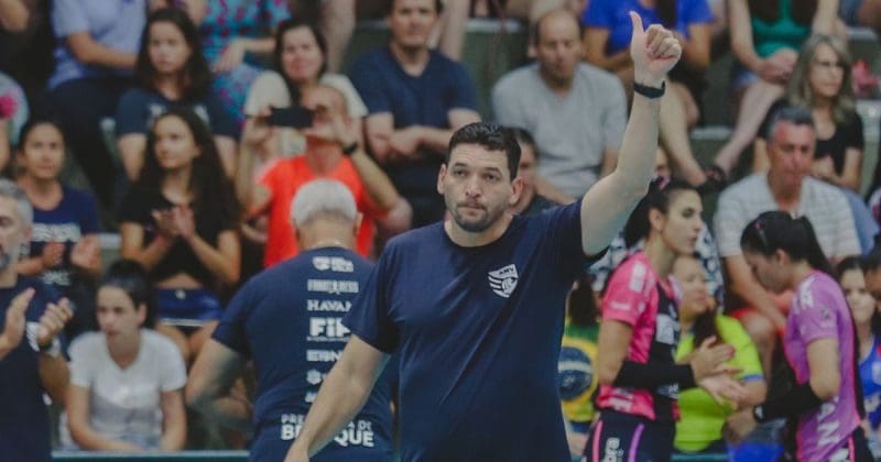 Técnico da Abel Moda Vôlei é convocado como auxiliar da seleção