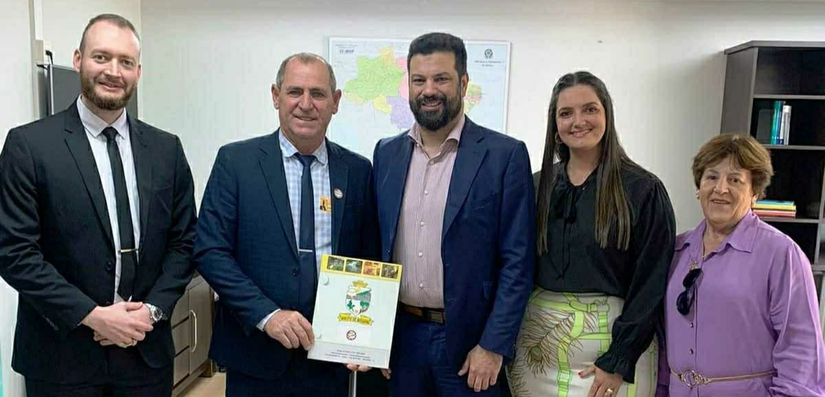Prefeito de Botuverá vai a Brasília em busca de recursos 