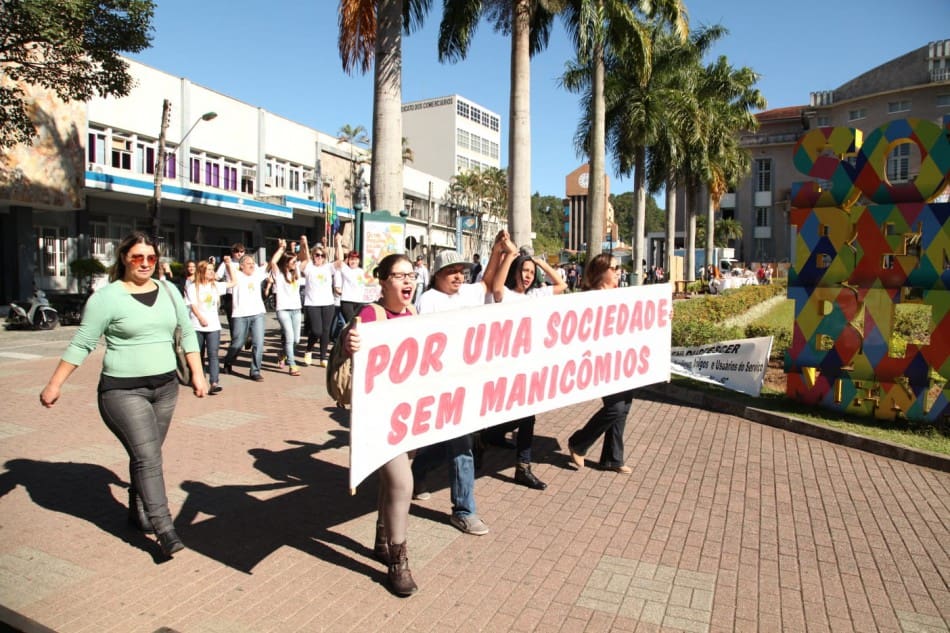 Saúde e Enloucrescer promovem Dia da Luta Antimanicomial