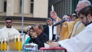 Governador participa de celebração de Corpus Christi em Florianópolis