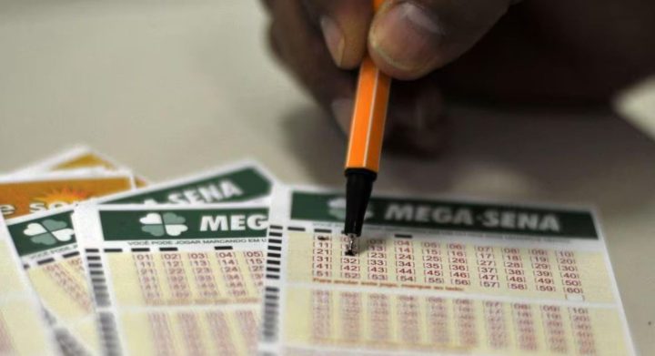 Dois apostadores de SC lucram mais de R$ 60 mil na Mega