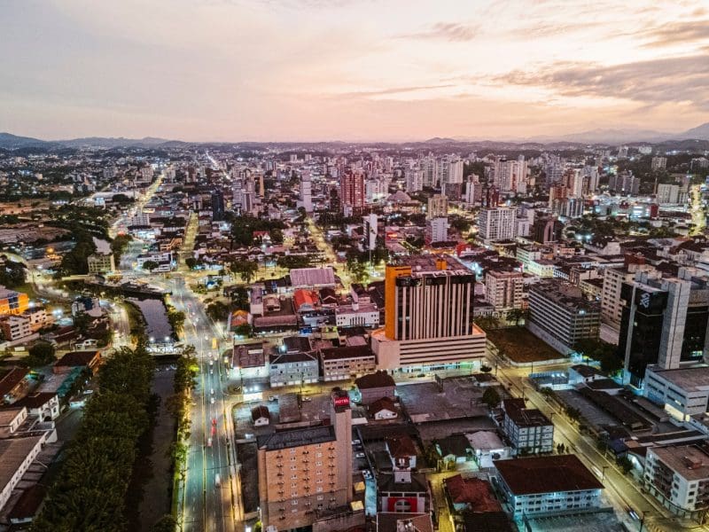 Joinville foi o maior gerador de empregos em abril, por Marcelo Lula