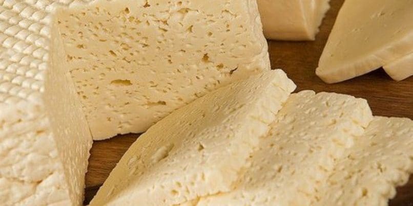 Vigilância proíbe venda de lote de queijo minas Fazenda Velha em SC
