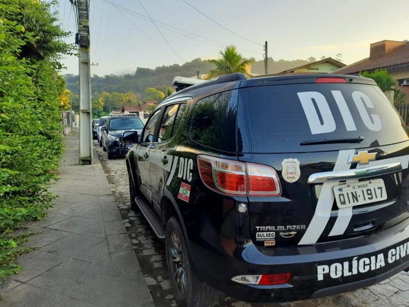 Mulher condenada por tráfico de drogas é presa em Brusque