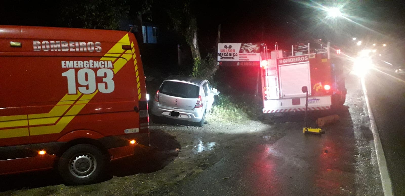 Mulher é hospitalizada após acidente de trânsito em Gaspar