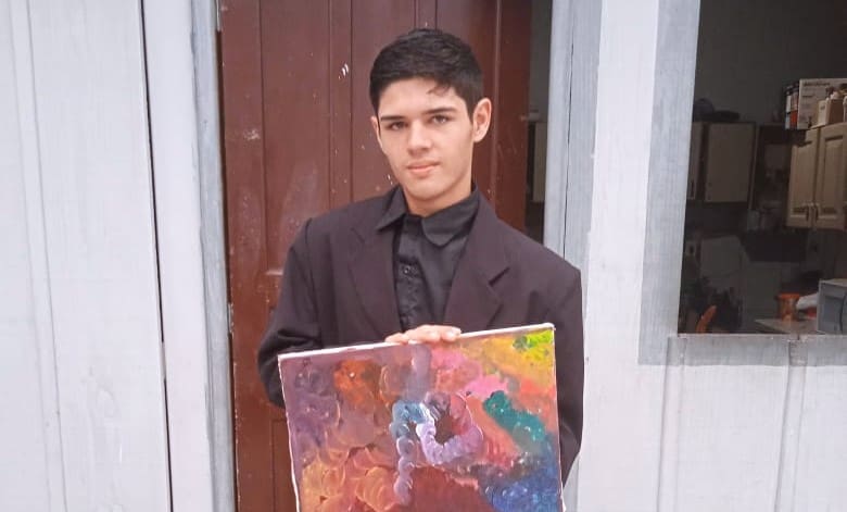 Artista autista faz exposição na nova Casa da Cultura de Palhoça