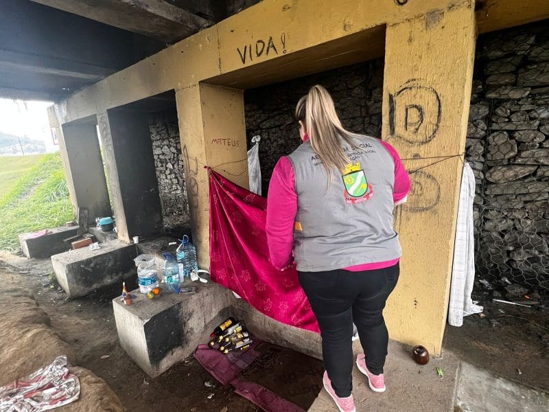 Brusque intensifica ações a pessoas em situação de rua durante o frio