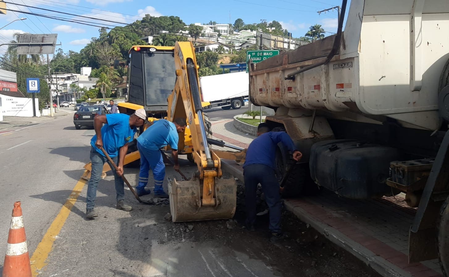 Secretaria de obras de Brusque inicia mutirão de tapa buracos