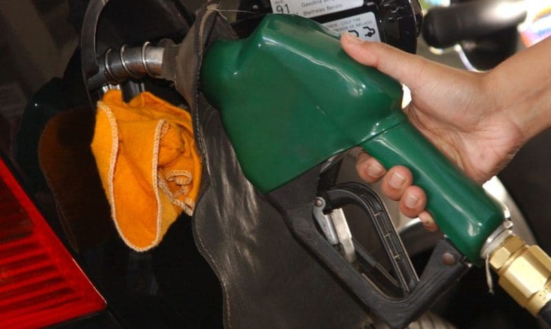 Governo prepara nova MP para conter alta do diesel