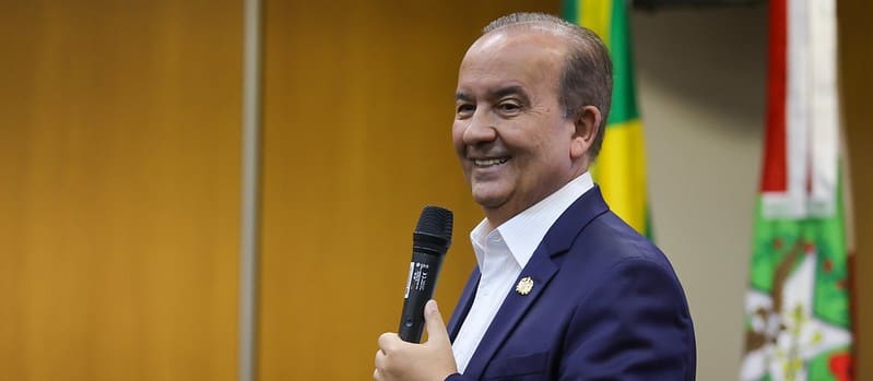Governador assina resolução para duplicar o fornecimento de gás natural  