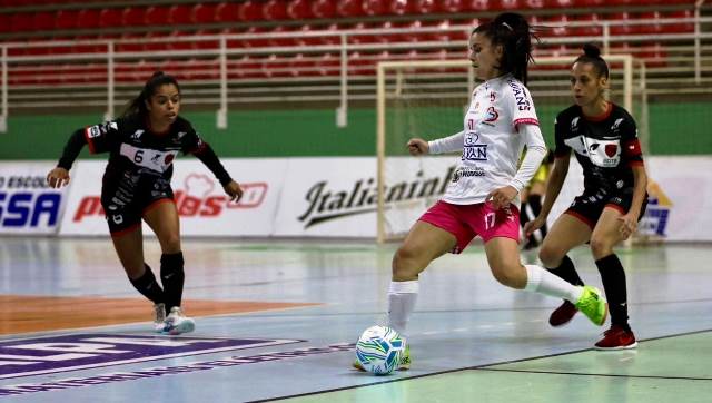 Lider na Liga Nacional, Barateiro enfrenta o Pato Branco neste sábado