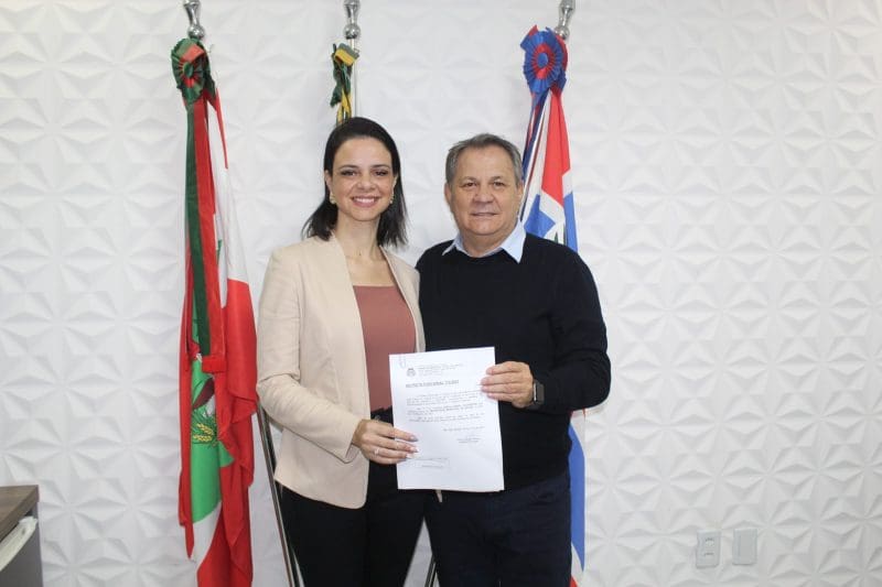 Karla Dalsenter é confirmada como secretária de saúde de São João Batista