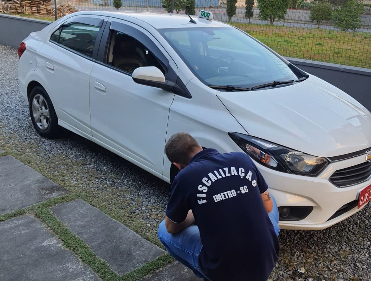 Imetro fiscaliza taxímetros em Santa Catarina