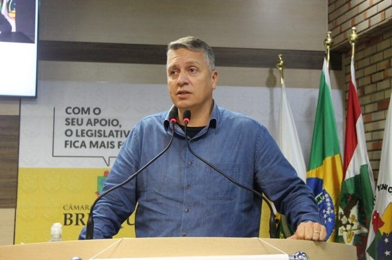 Brusque: vereador questiona localização e estado de conservação de esculturas