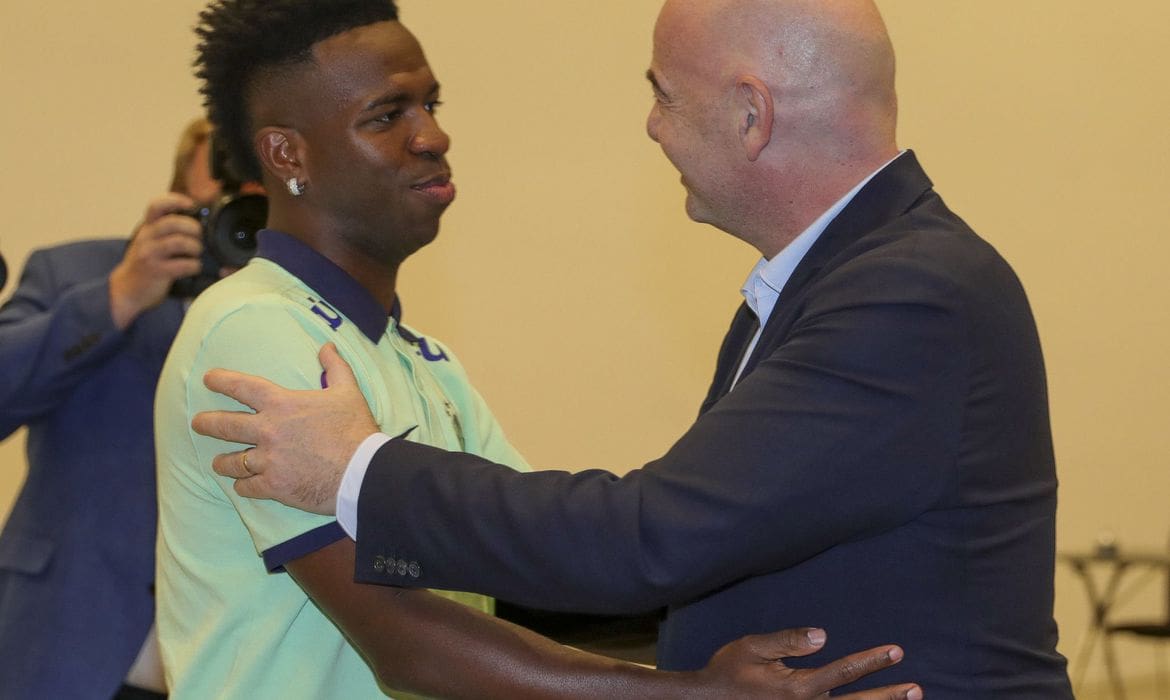 Vini Jr. comandará novo comitê antirracismo da Fifa