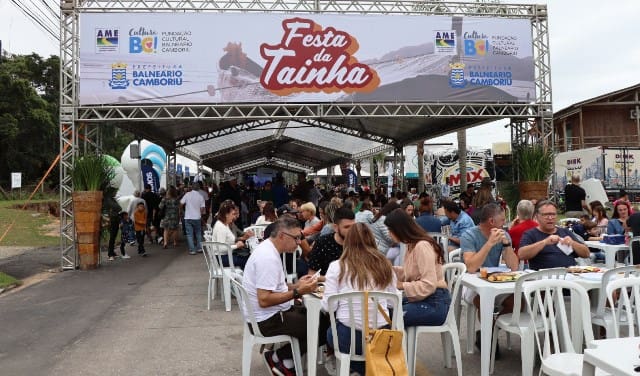 Balneário Camboriú: mais de 30 mil pessoas passam pela Festa da Tainha