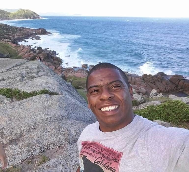 Identificado homem que morreu enquanto fazia manutenção elétrica