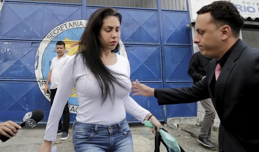 Após perdão judicial, Monique Medeiros tenta recuperar cargo de professora