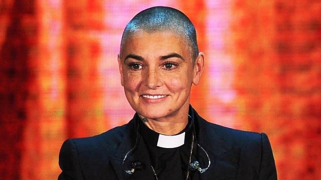 Morre na Irlanda cantora Sinéad O’Connor, sucesso nos anos 90