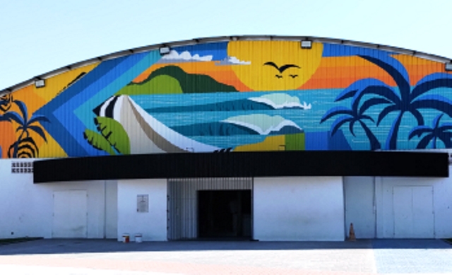 Arte em graffiti chama a atenção de moradores e visitantes no Ginásio de Navegantes