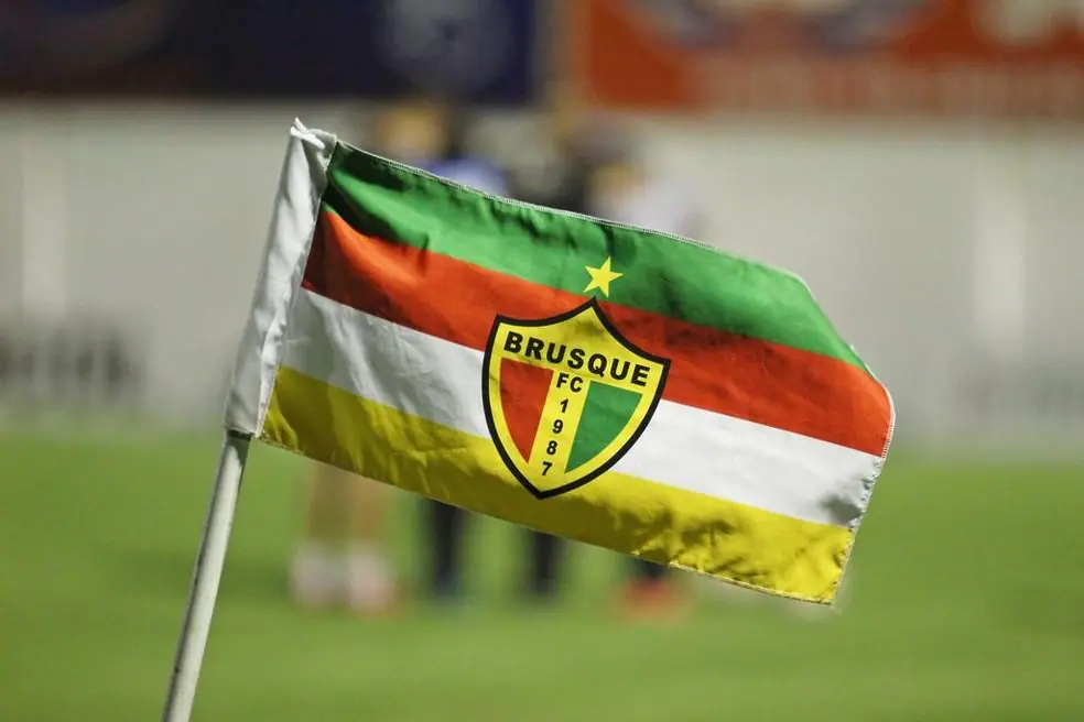 Série C tem quatro clubes na disputa por duas vagas e Brusque classificado