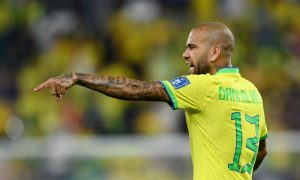 Daniel Alves é indiciado formalmente por estupro na Espanha