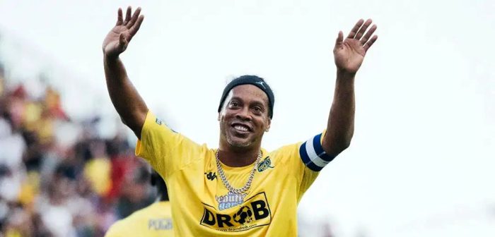 Ronaldinho diz que vive sem amarras e aposta em liberdade total