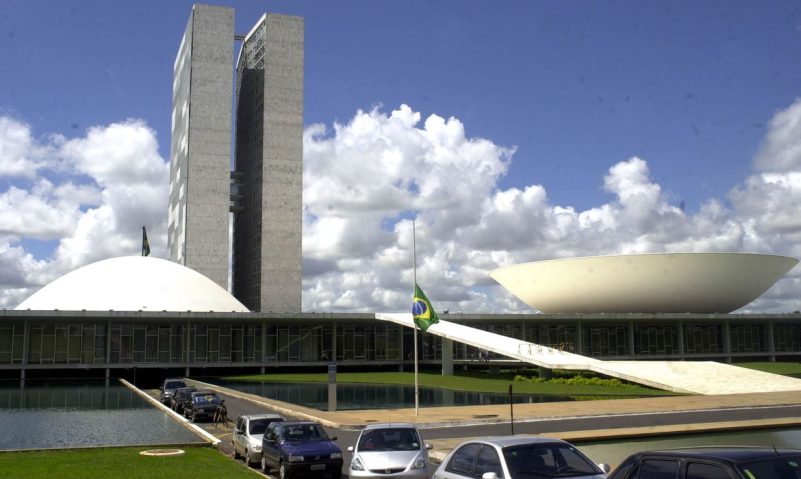 Congresso retoma trabalhos com pauta cheia e calendário apertado