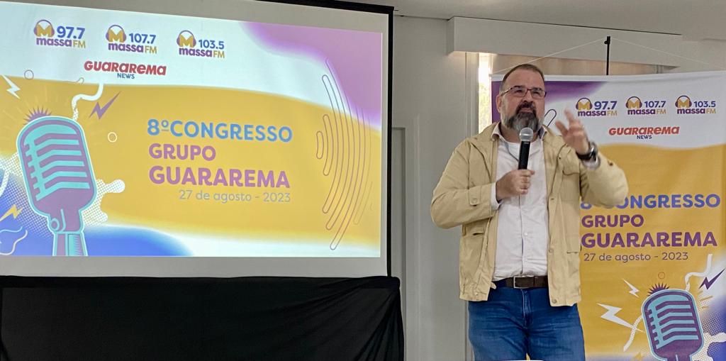 Secretário Debiasi palestra na abertura do 8º Congresso do Grupo Guararema