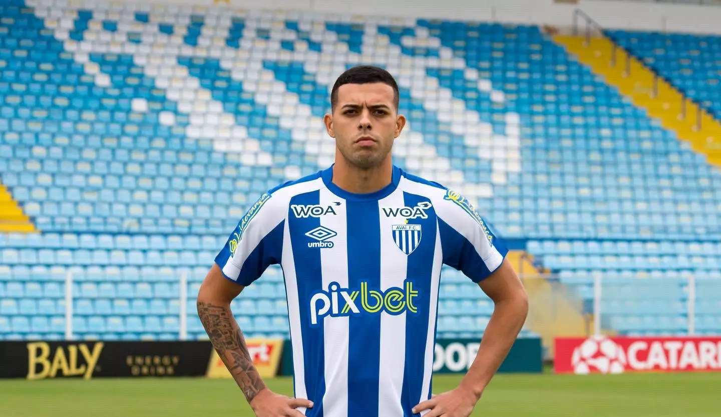 Brusque fecha contratação do atacante Dentinho, ex-jogador do Avaí