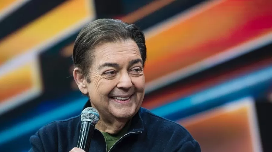 Hospital atualiza estado de saúde de Faustão: “conversa normalmente”